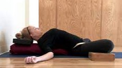 Yoga restauratif Prise de RDV au 06.50.27.03.06
